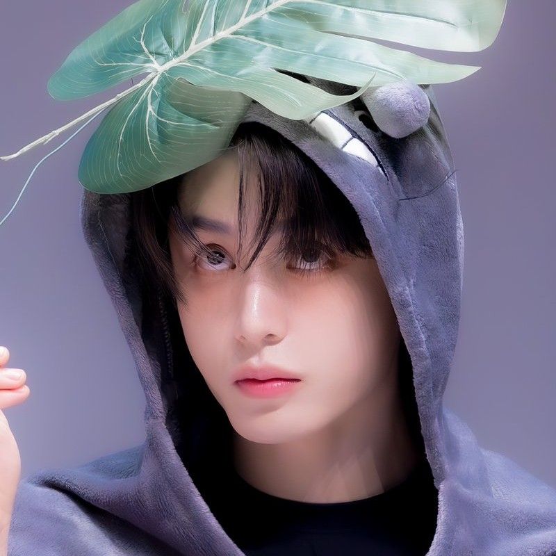 金地雄 (ZEROBASEONE)的最新活動照片