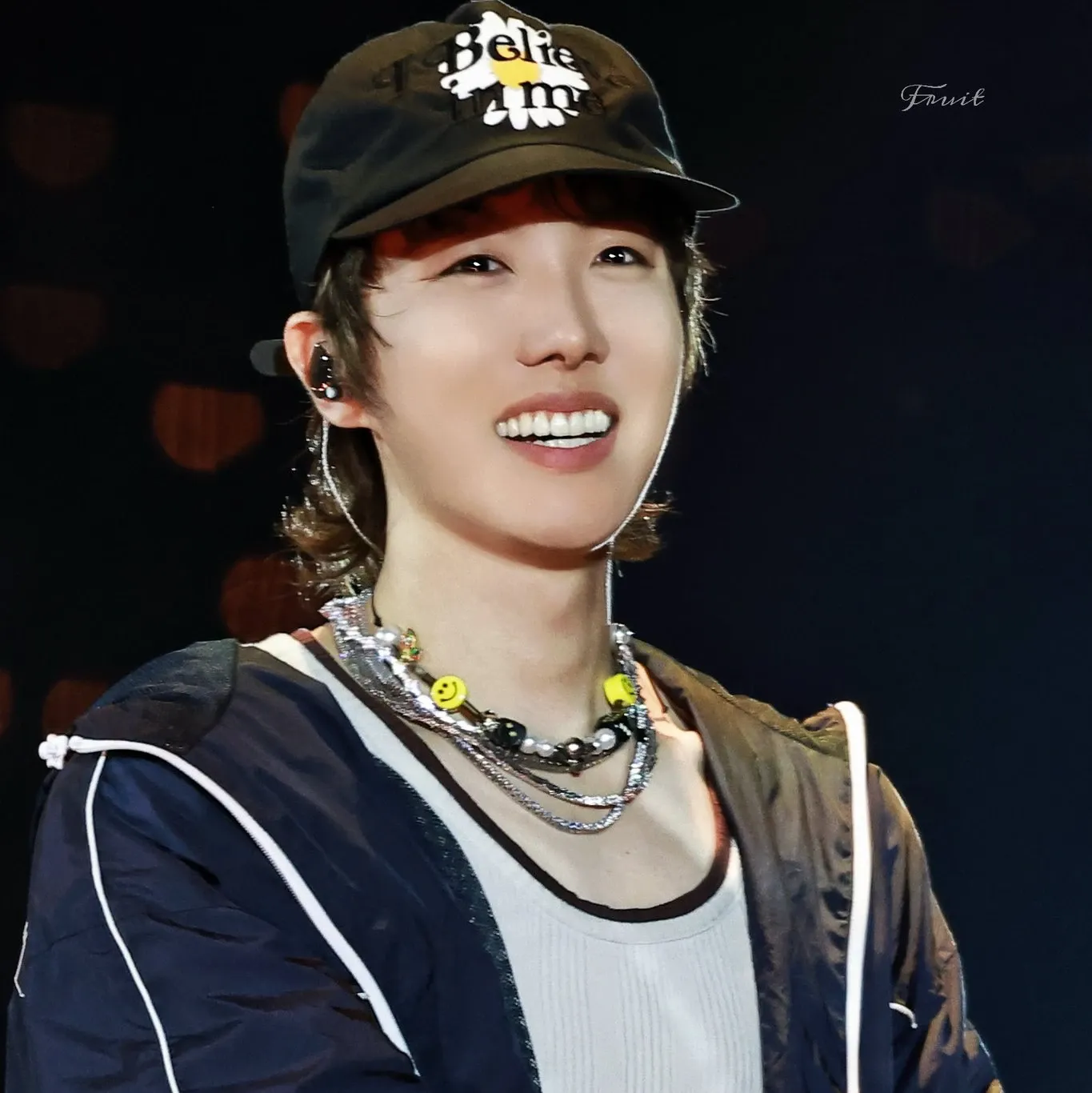 Momen yang diabadikan oleh penggemar j-hope (BTS)