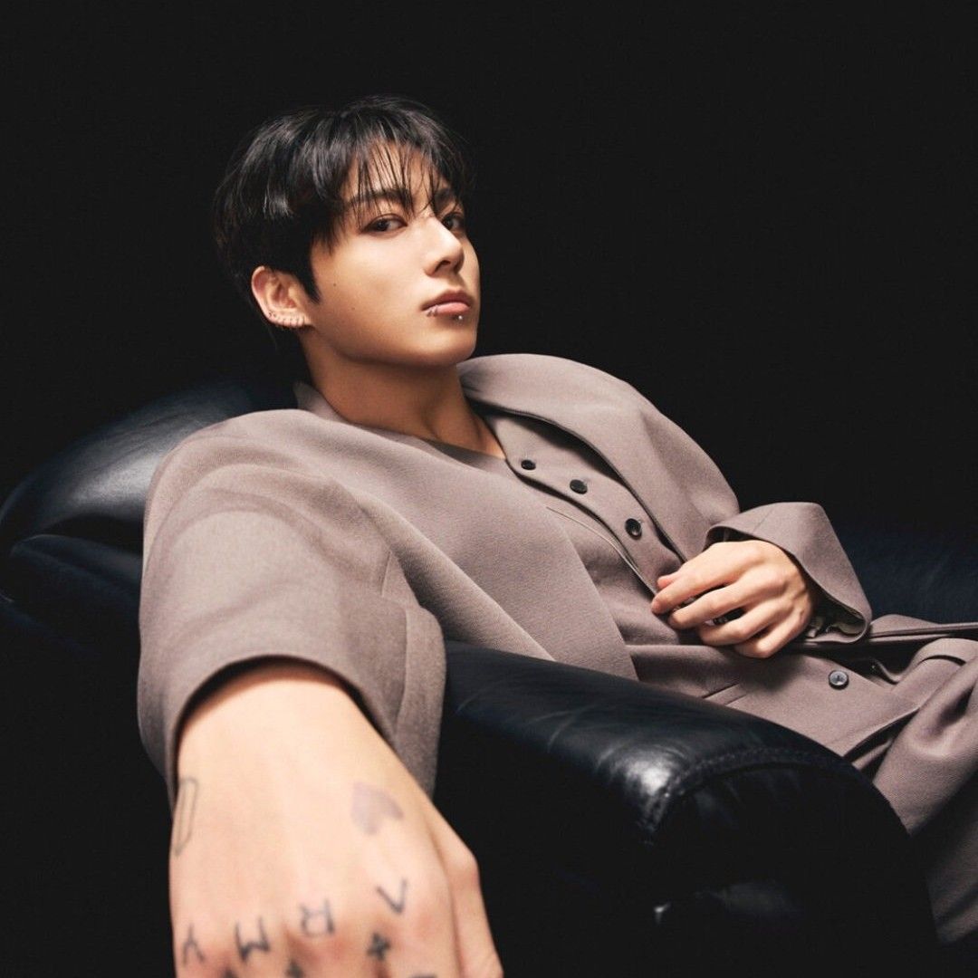 Foto aktivitas terbaru Jungkook (BTS)
