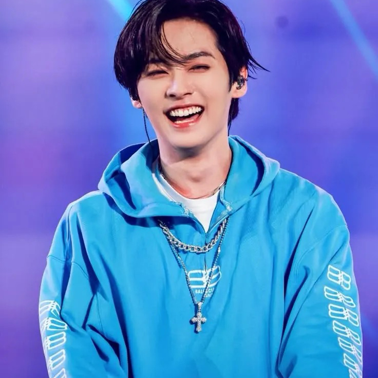 Behind-the-scenes cut of Lee Know (Stray Kids)