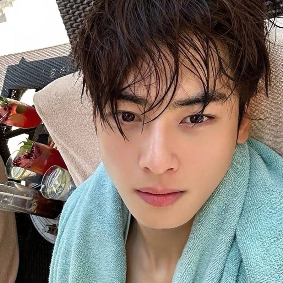 Recent activity shot of Eunwoo (ASTRO)