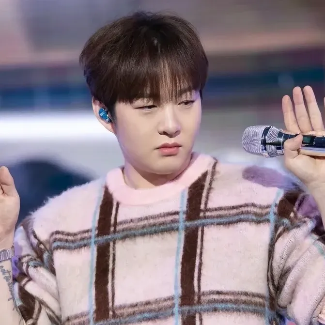 Latest photo of Lee Changsub (BTOB)