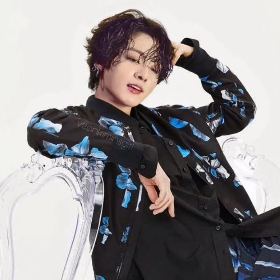 Foto aktivitas terbaru Jungkook (BTS)