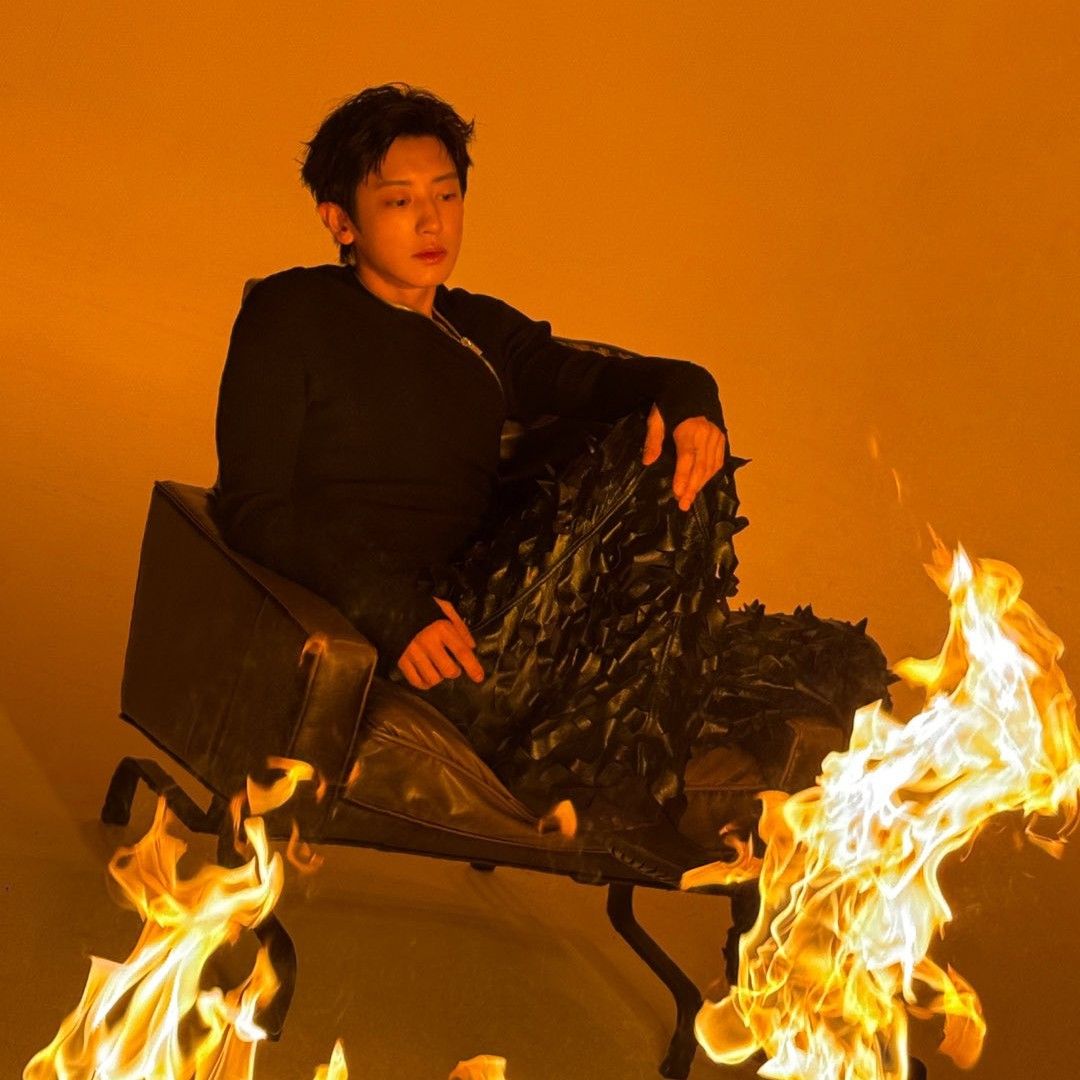 Behind-the-scenes cut of EXO