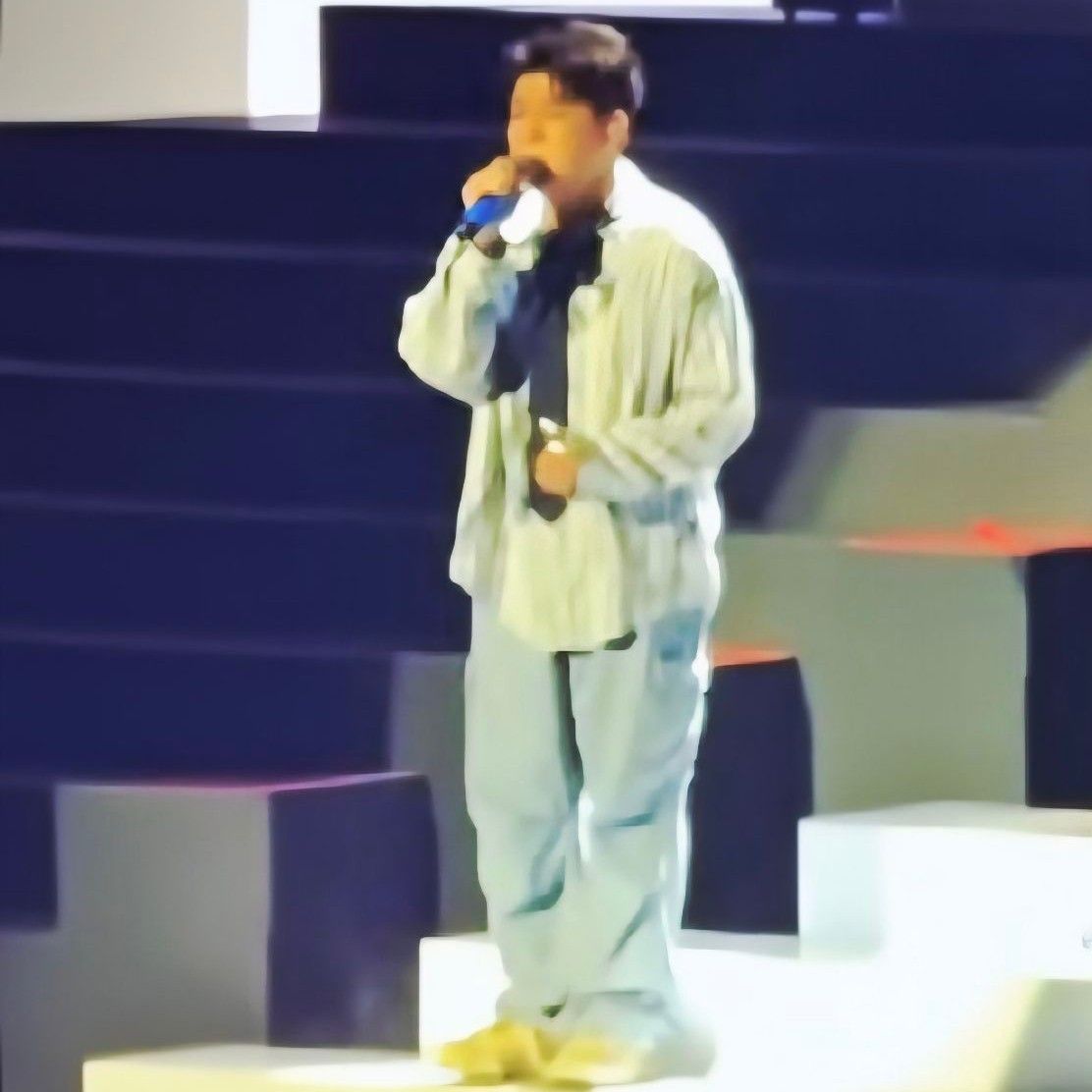 Behind-the-scenes cut of Shindong (Super Junior)