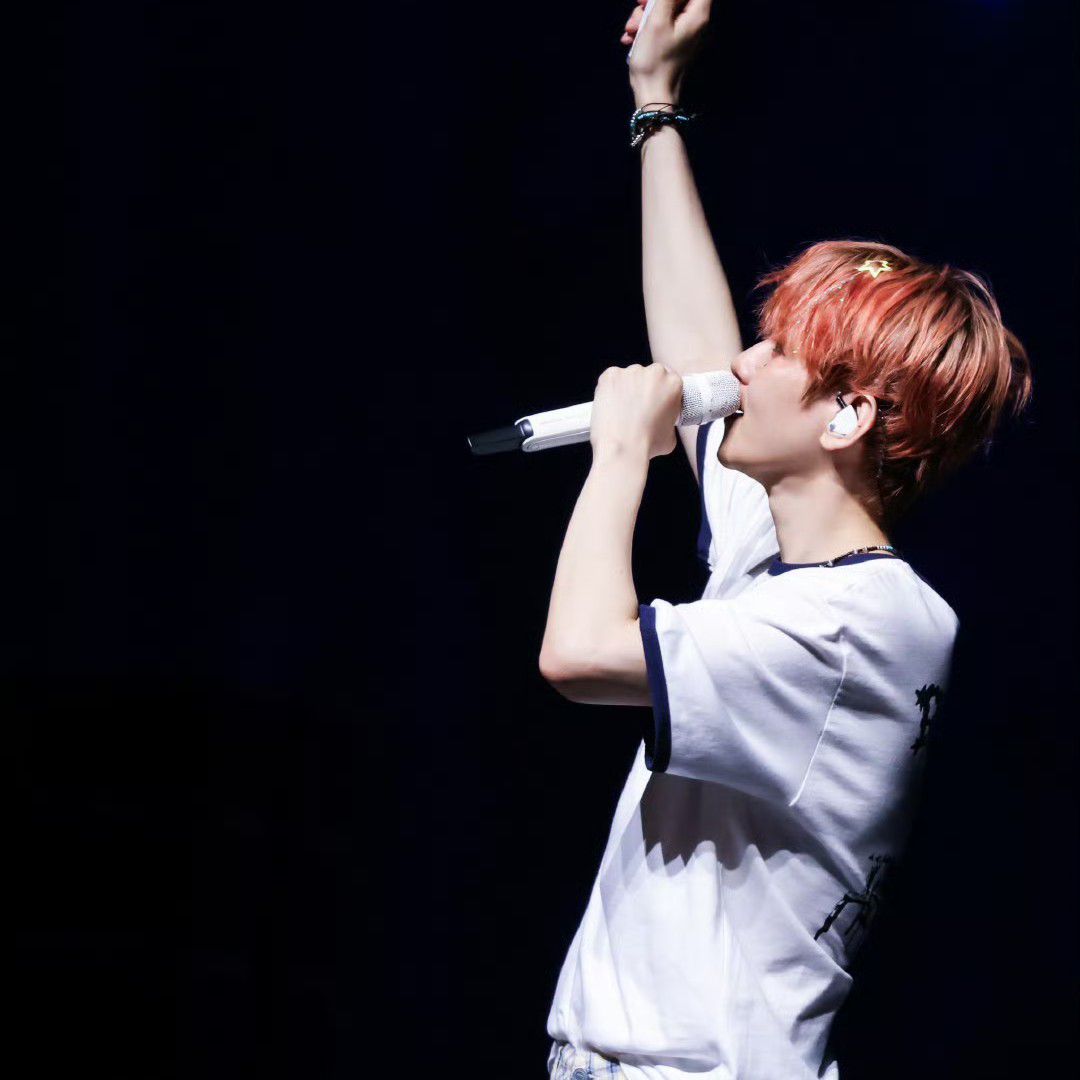 Momen yang diabadikan oleh penggemar Baekhyun (EXO)