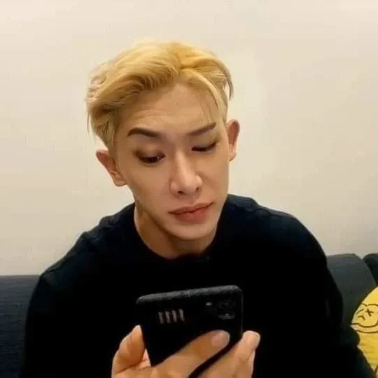 Signature photo of Wonho capturing their charm