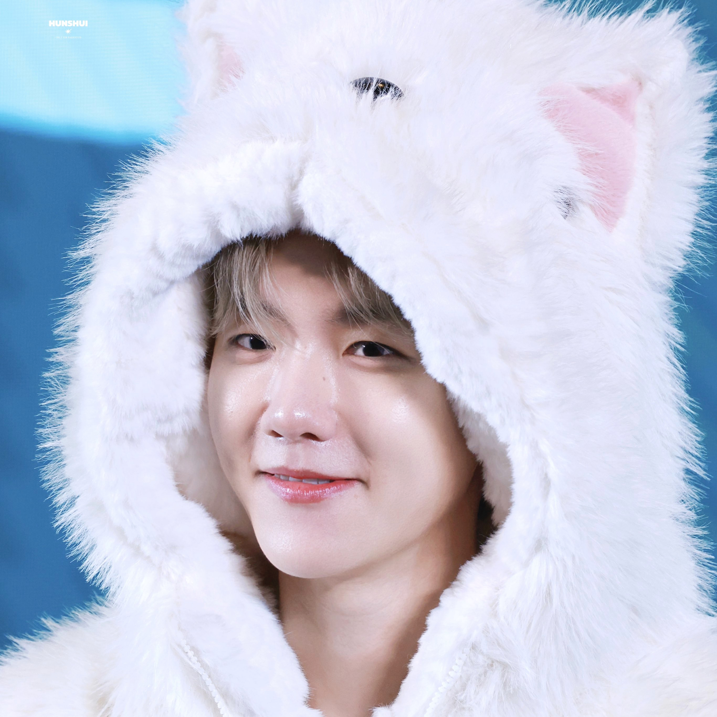 백현 (EXO)의 최신 사진