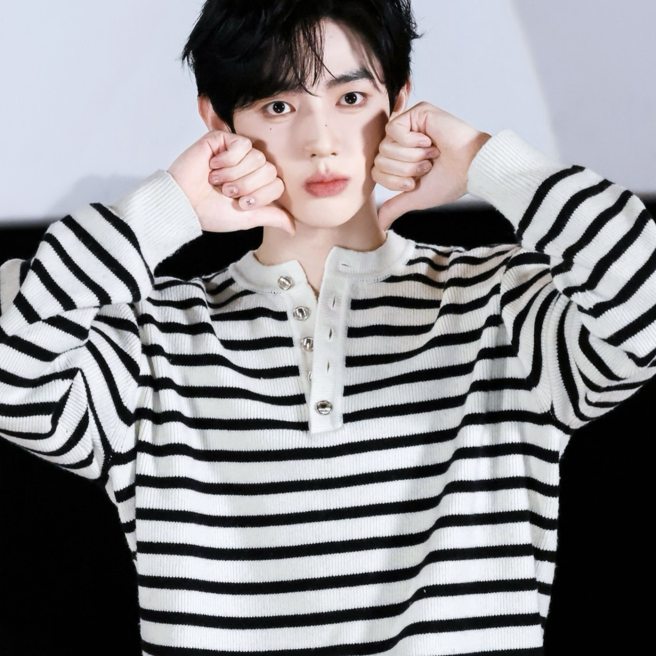 Behind-the-scenes cut of Zhang Hao (ZEROBASEONE)