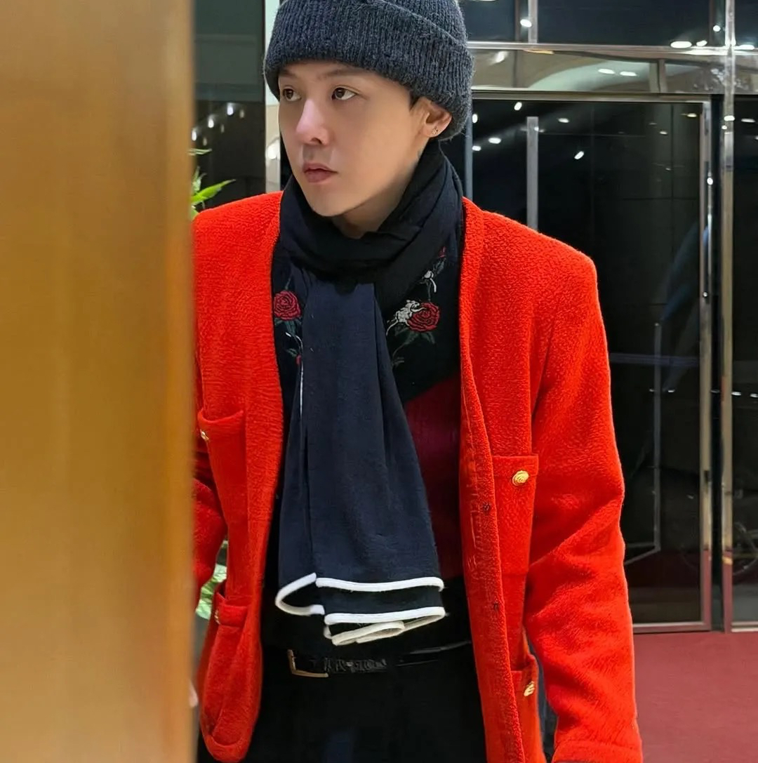 Recent activity shot of G-DRAGON (BIGBANG)