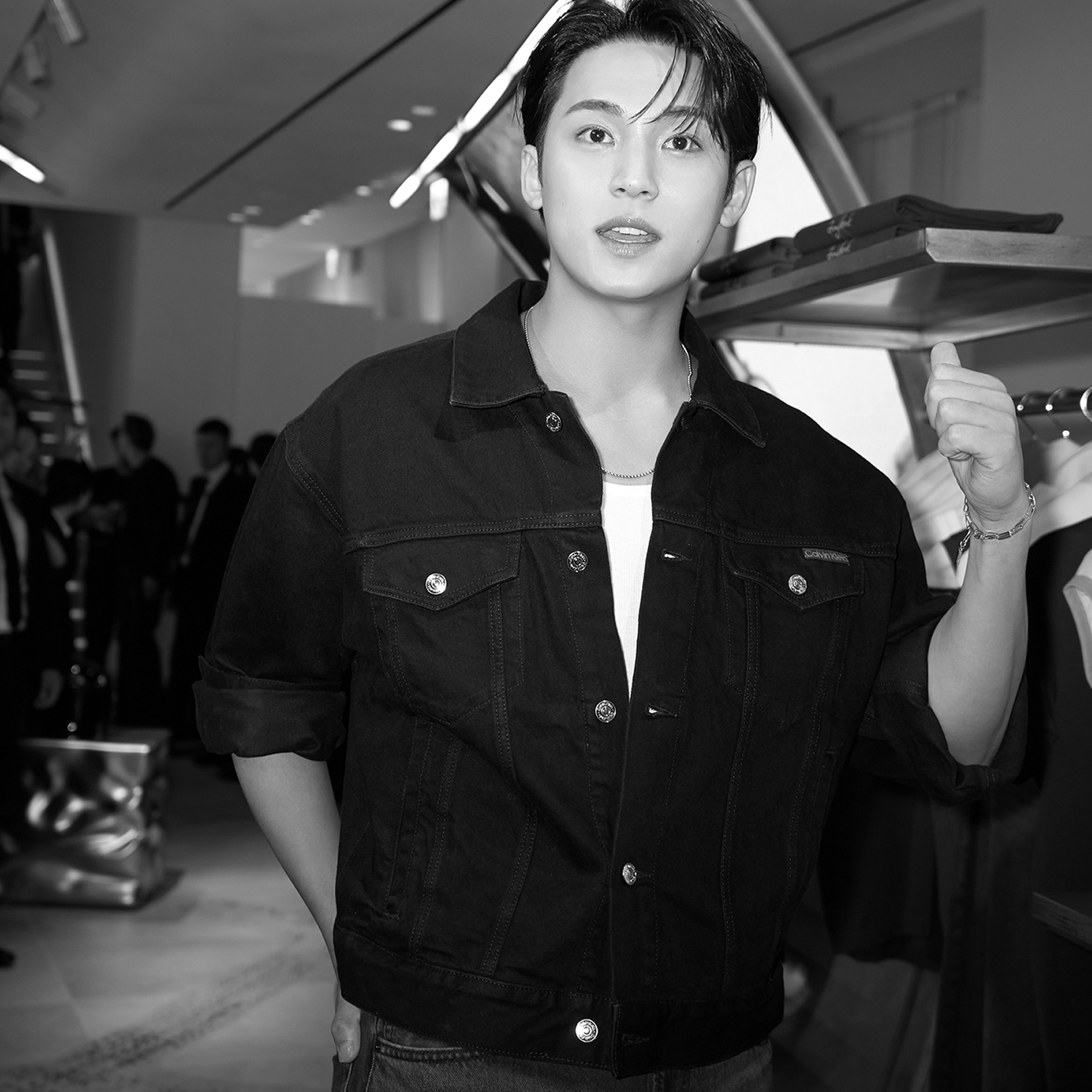 A moment captured by Mingyu (SEVENTEEN)'s fan