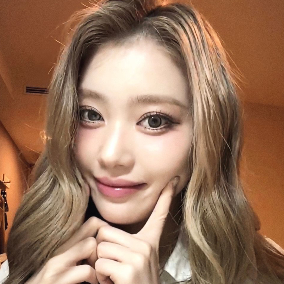 Latest photo of Xiao Ting (Kep1er)