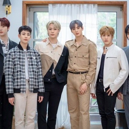 아스트로의 비하인드 컷