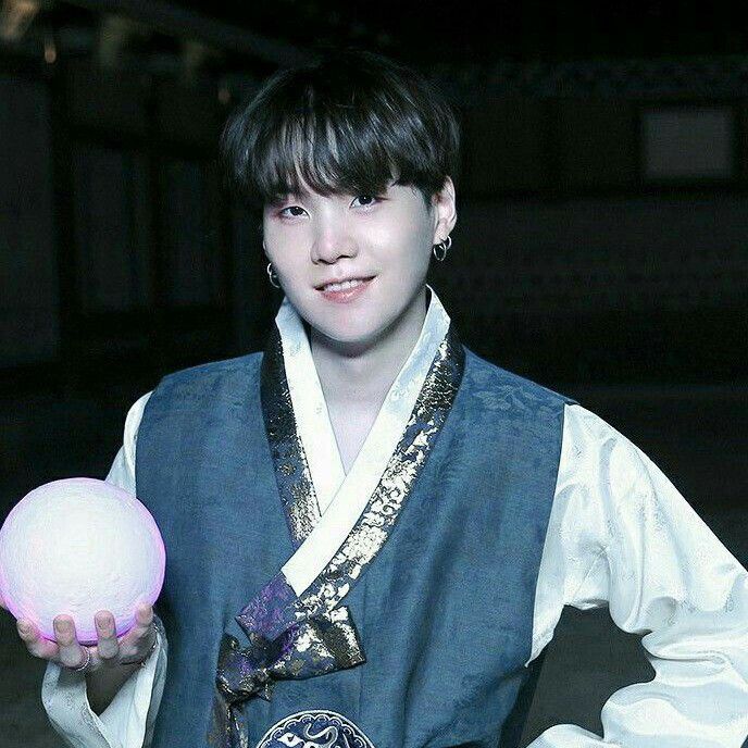 SUGA (BTS)の舞台裏ショット