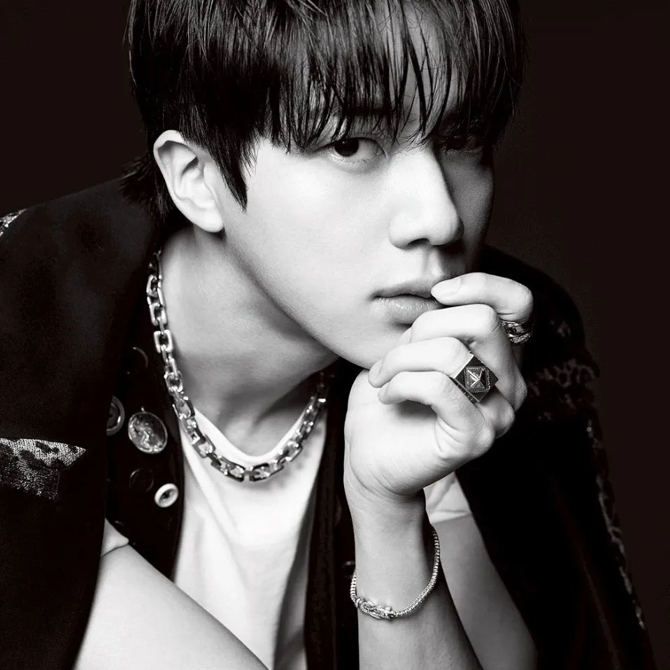 Behind-the-scenes cut of BTS