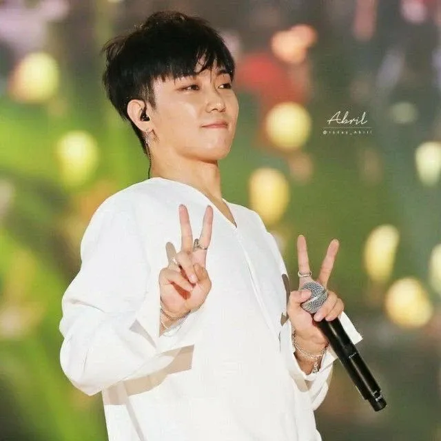 Behind-the-scenes cut of Eun Jiwon (SECHSKIES)