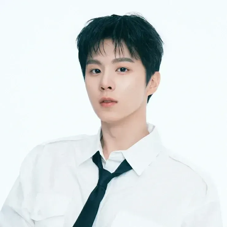 김우석의 최신 사진