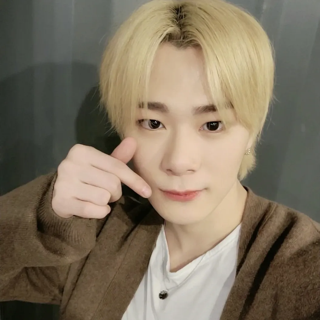 Behind-the-scenes cut of Moonbin (ASTRO)