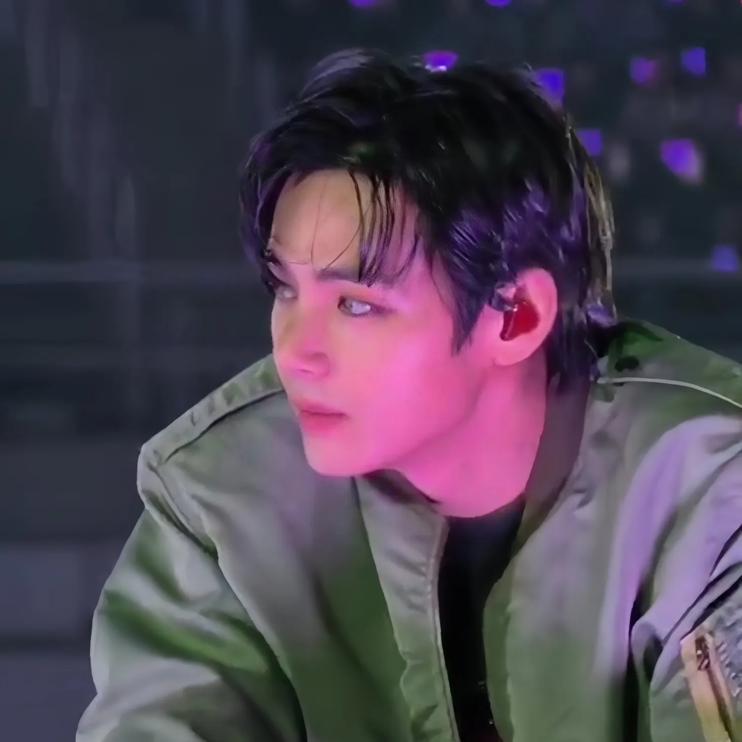 Momen yang diabadikan oleh penggemar V (BTS)