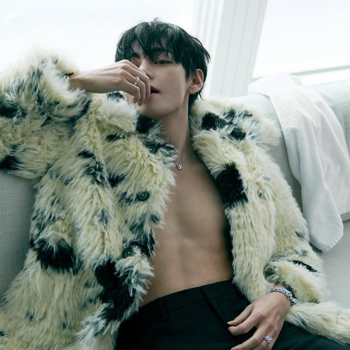 Foto terbaru V (BTS)