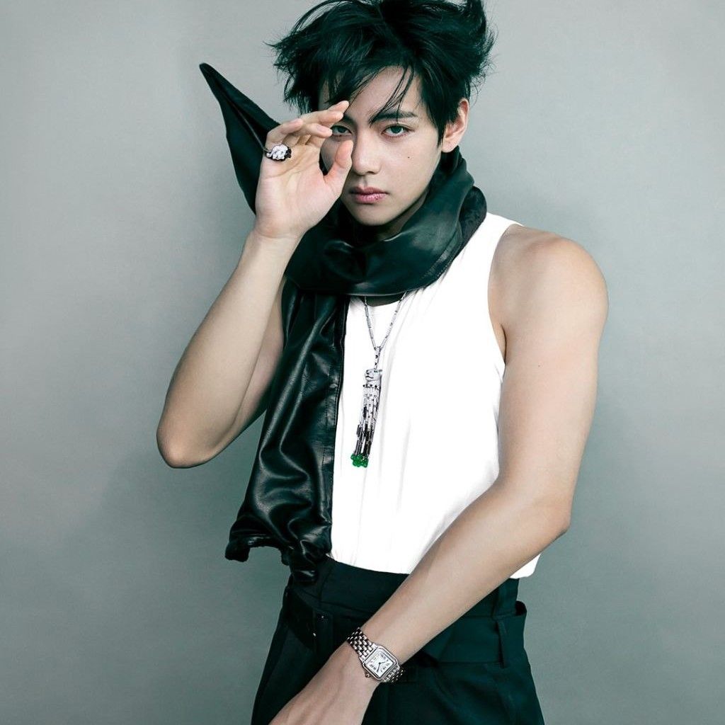 뷔 (방탄소년단)의 최신 사진