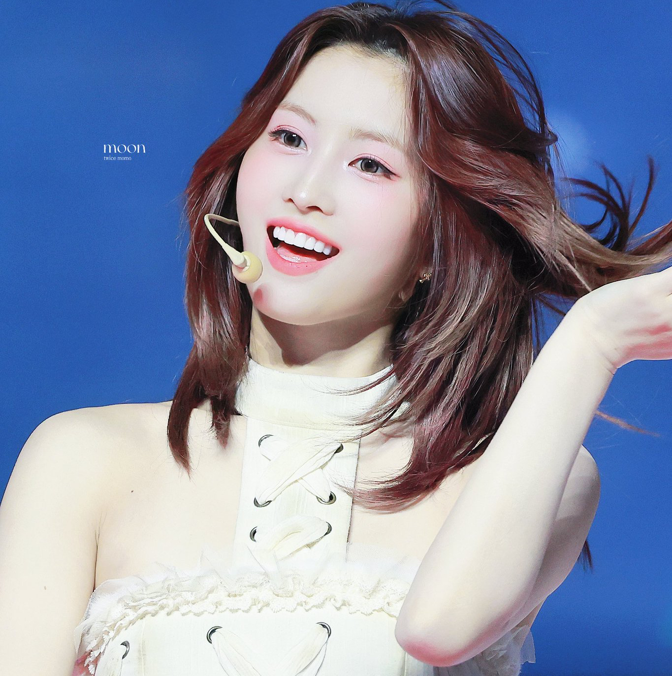 Momo (TWICE)的幕後花絮