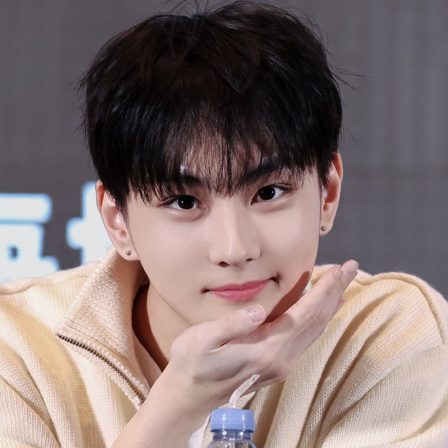 Behind-the-scenes cut of Jungwon (ENHYPEN)