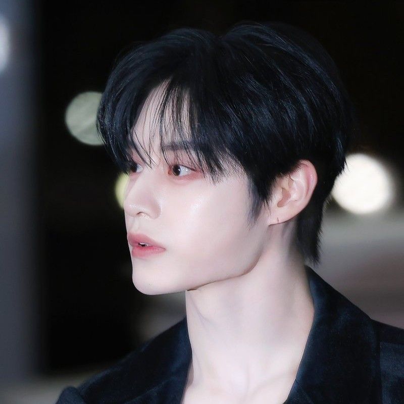 Latest photo of Kim Jiwoong (ZEROBASEONE)