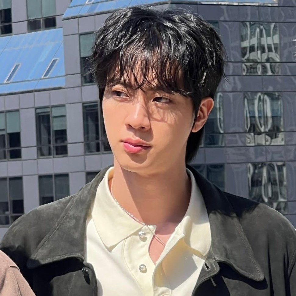 ジン (BTS)の最近の活動写真