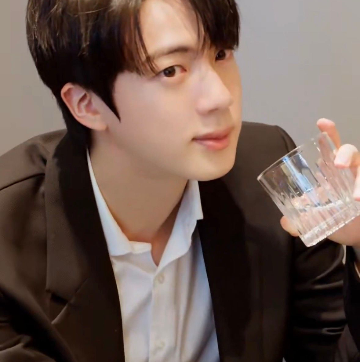 Potret di balik layar Jin (BTS)