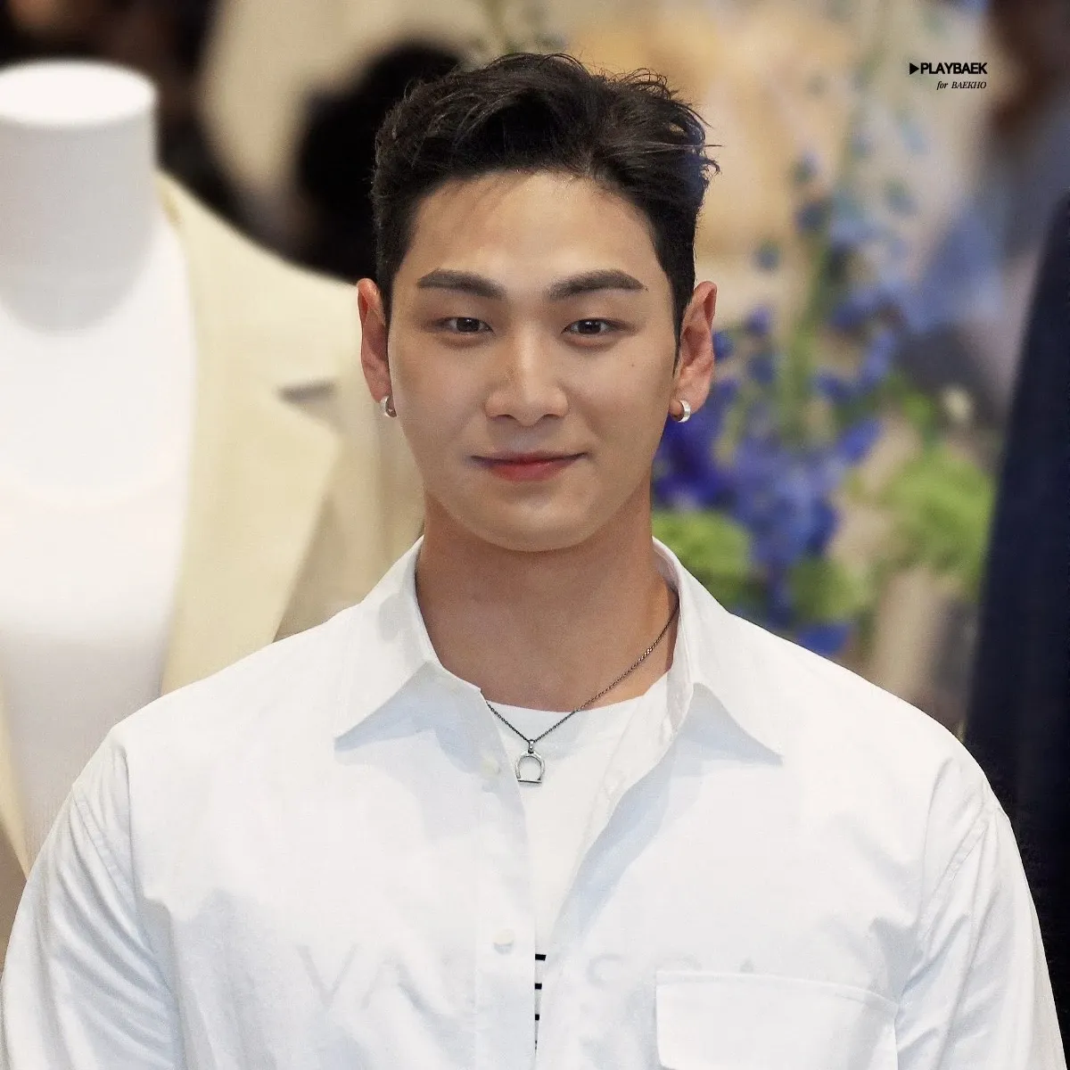 Behind-the-scenes cut of Baekho