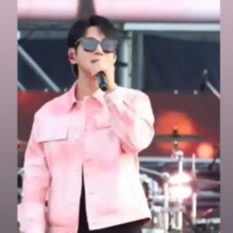 Latest photo of Hwang Chiyeol