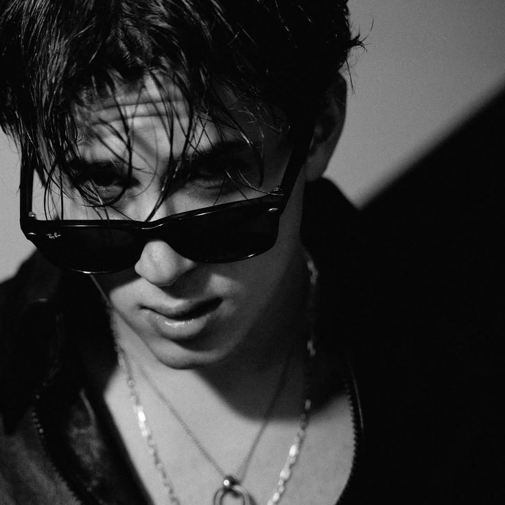 Behind-the-scenes cut of Alejandro (SANTOS BRAVOS)