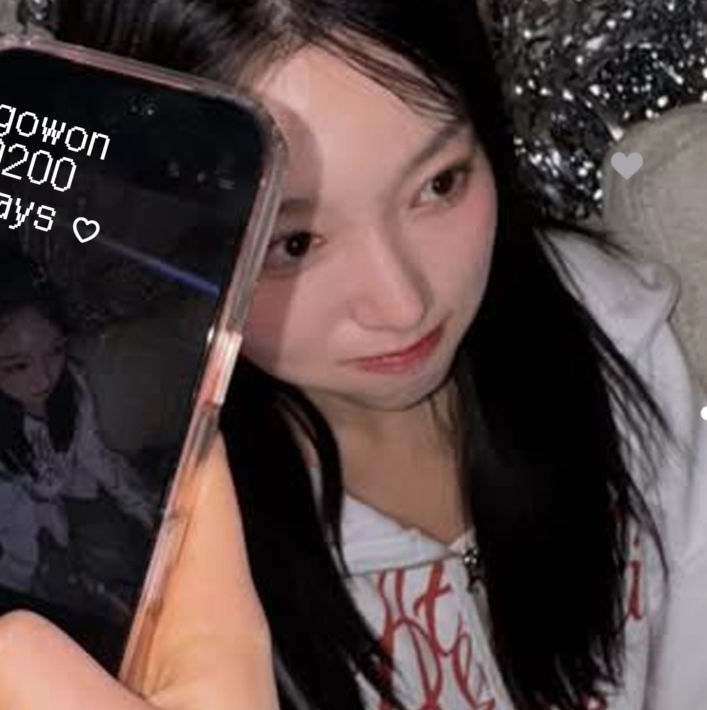 A moment captured by Go Won (Loossemble)'s fan