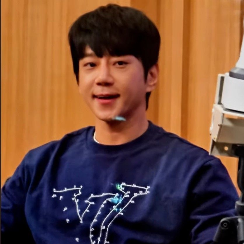 Behind-the-scenes cut of Hwang Chiyeol