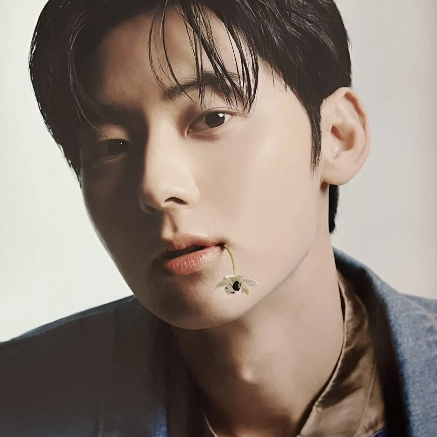 A moment captured by Hwang Minhyun's fan