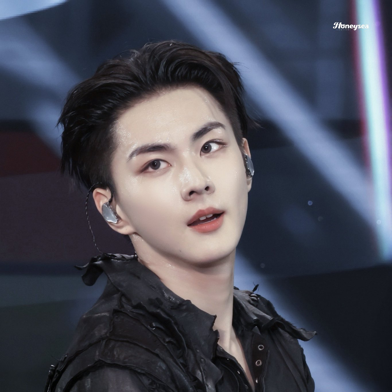 Latest photo of Jungwon (ENHYPEN)