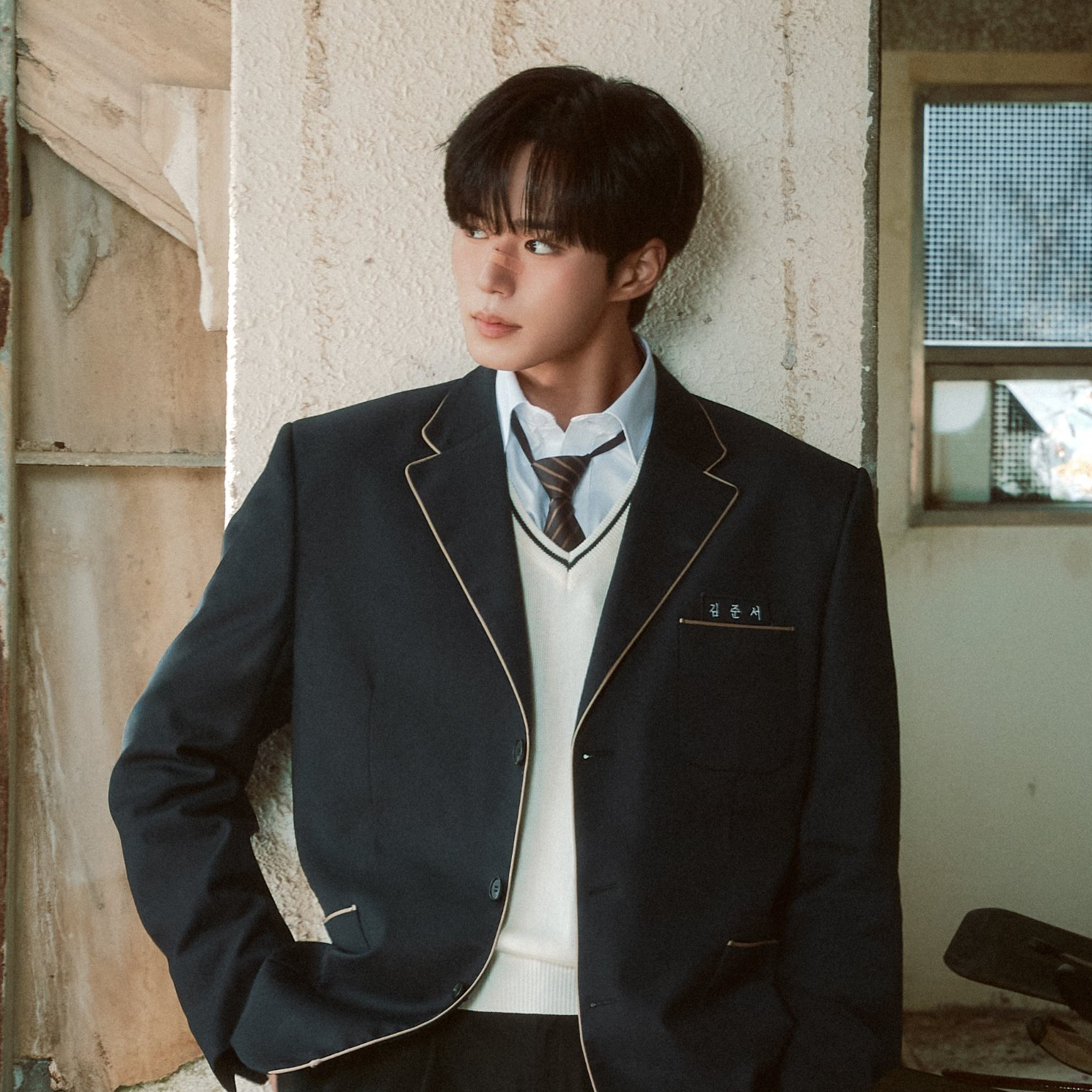 Behind-the-scenes cut of Kim Junseo (ALPHA DRIVE ONE)