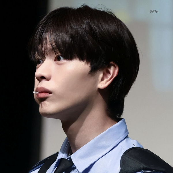 今天在最愛偶像中閃耀的陸星材 (BTOB)代表照片