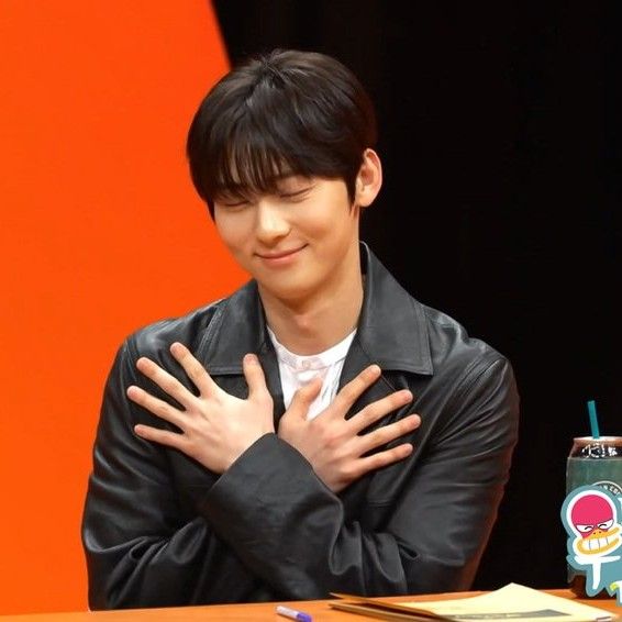 Behind-the-scenes cut of Hwang Minhyun