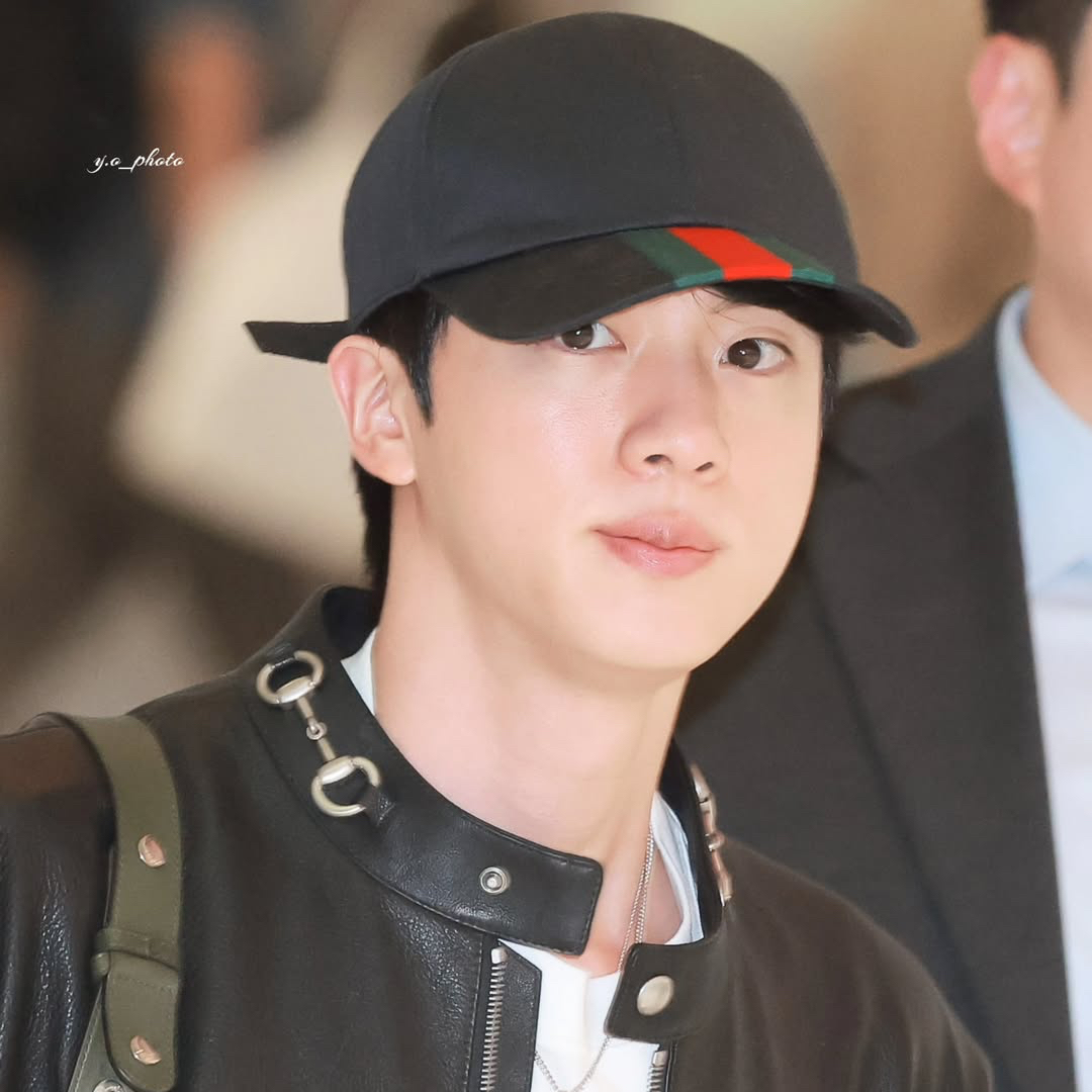 진 (방탄소년단) 최근 활동샷