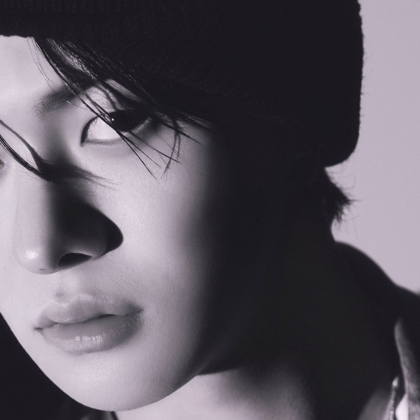 Behind-the-scenes cut of Lee Leo (ALPHA DRIVE ONE)