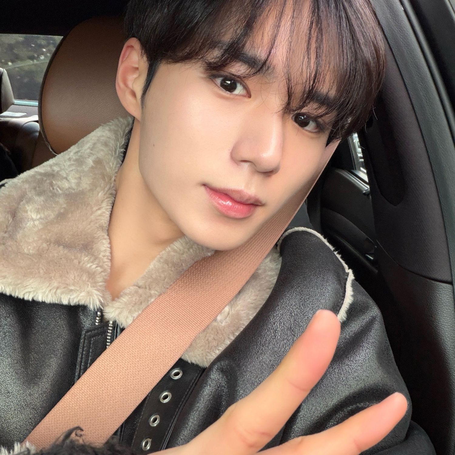 Behind-the-scenes cut of Kim Junseo (ALPHA DRIVE ONE)