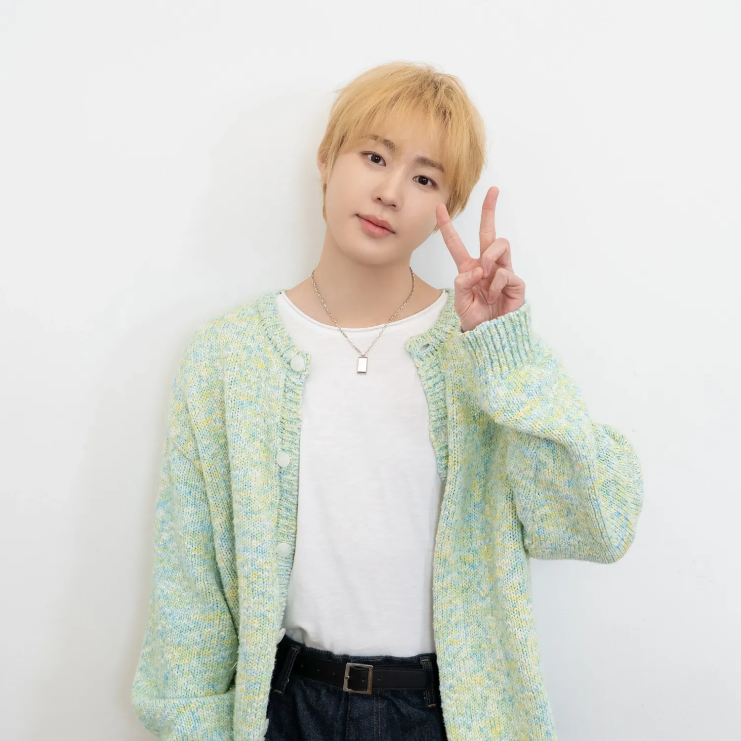 Behind-the-scenes cut of Ha Sungwoon