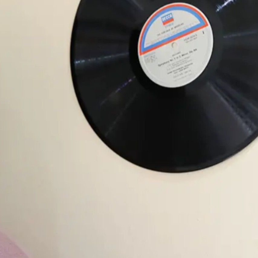 Latest photo of Lee Eunsang (YOUNITE)