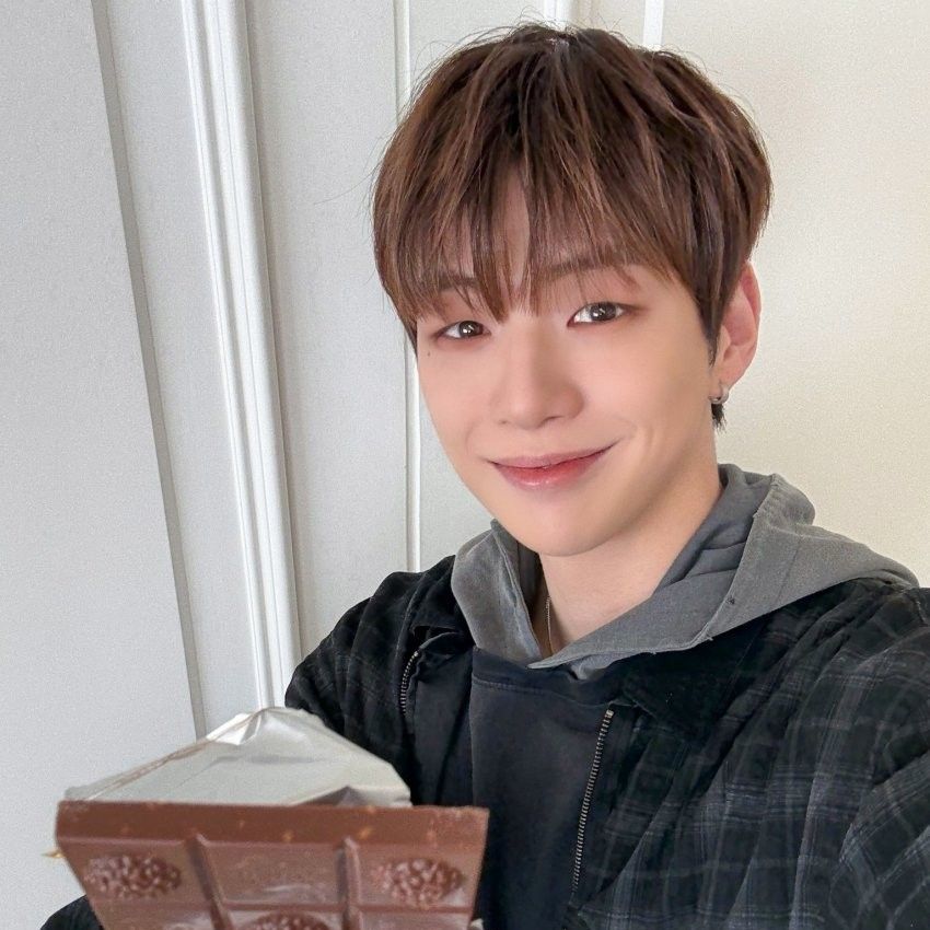 강다니엘의 비하인드 컷