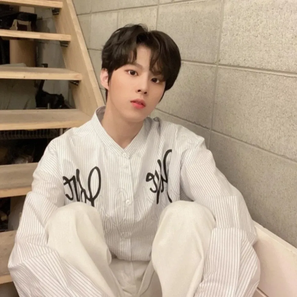 Momen yang diabadikan oleh penggemar Kim Wooseok