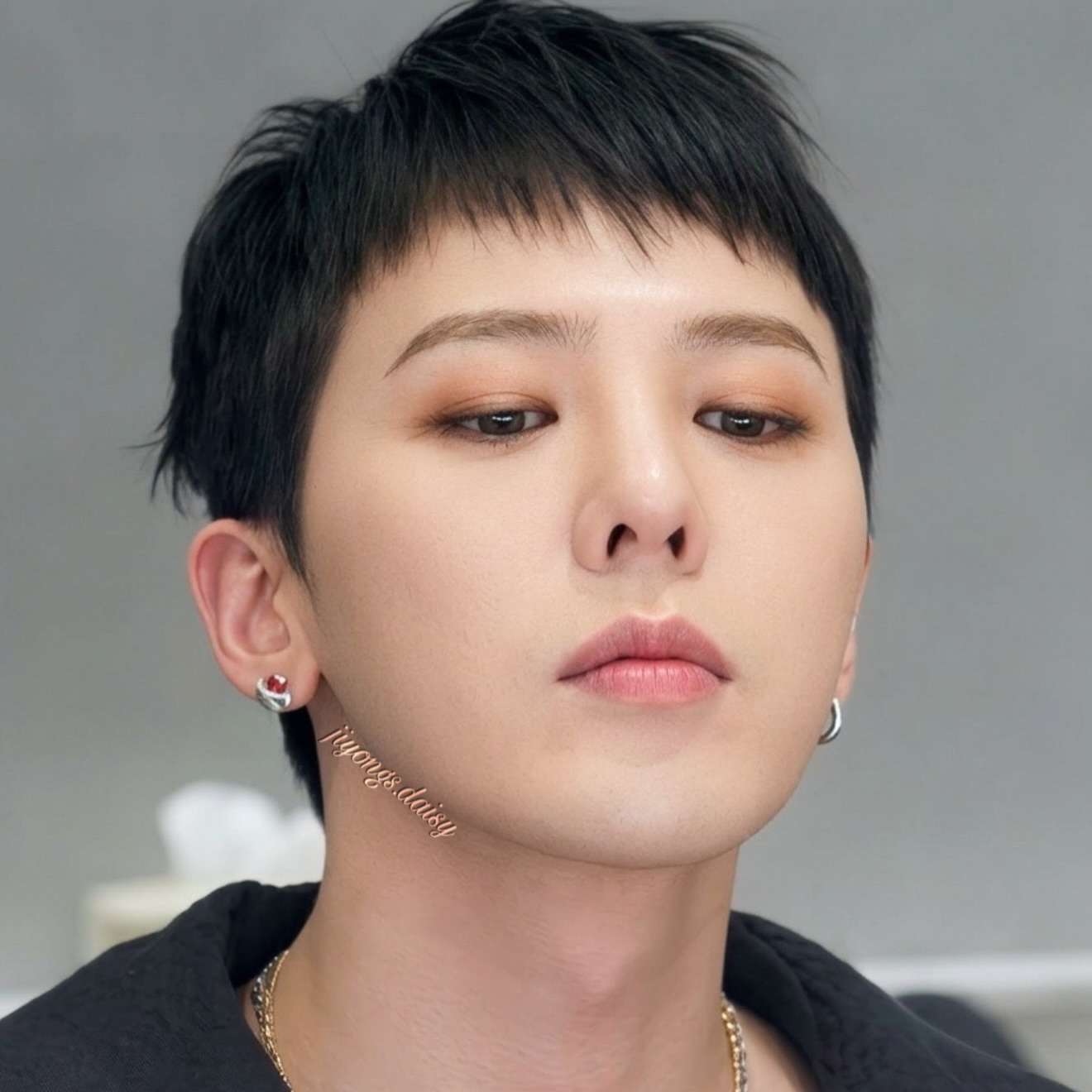 Recent activity shot of G-DRAGON (BIGBANG)