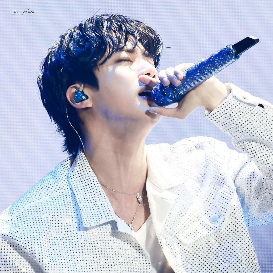 Momen yang diabadikan oleh penggemar Jin (BTS)