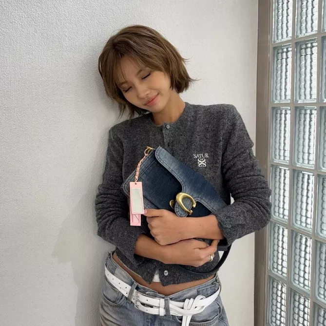Latest photo of Soyeon (i-dle)